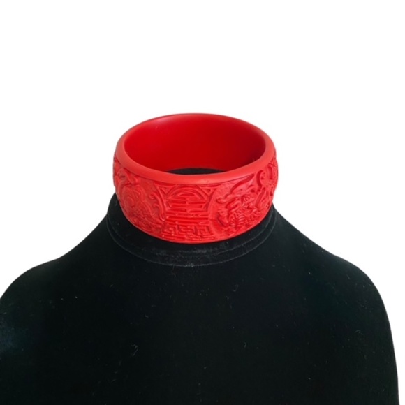 Elegant Red Carved Bracelet - Picture 2 of 5